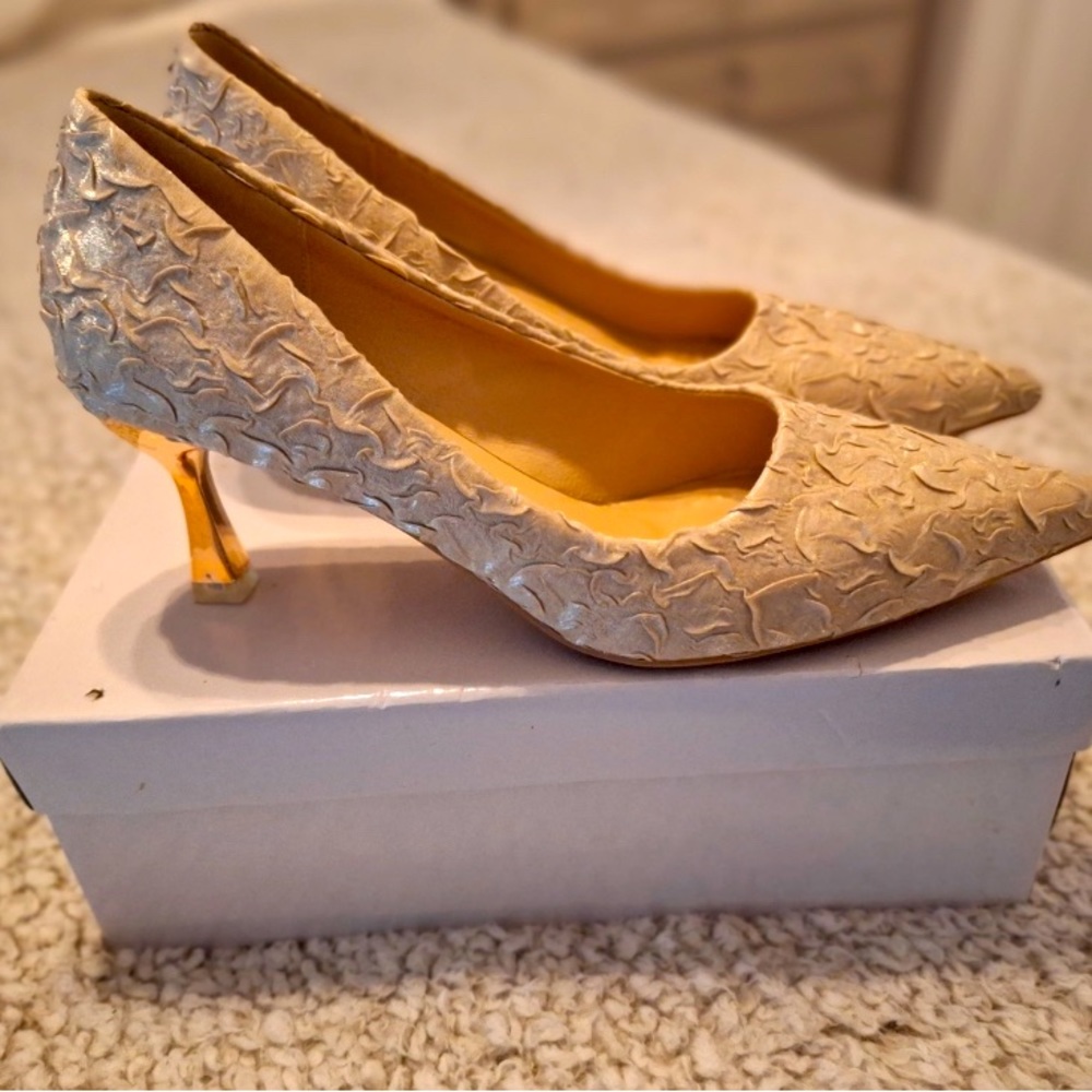 SHEIN Textured Cream Heels